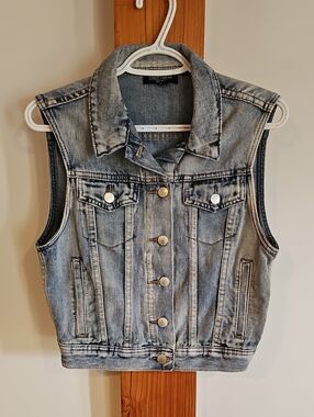 Streetwear Society Women's Denim Vest in Blue Like New
